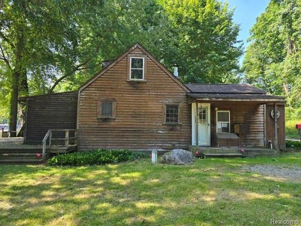 5751 Island Drive, Hadley Twp, MI 48438