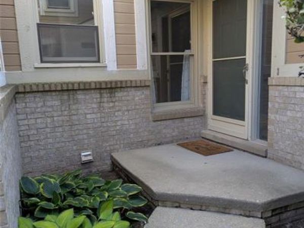 9327 Eastwind Drive , Livonia, MI 48150
