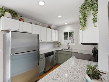615 Elizabeth Street, Rochester, MI 48307
