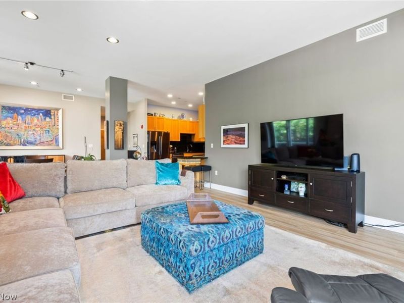 12701 Larchmere Boulevard, Unit 2A, Cleveland, OH 44120 Photo 12
