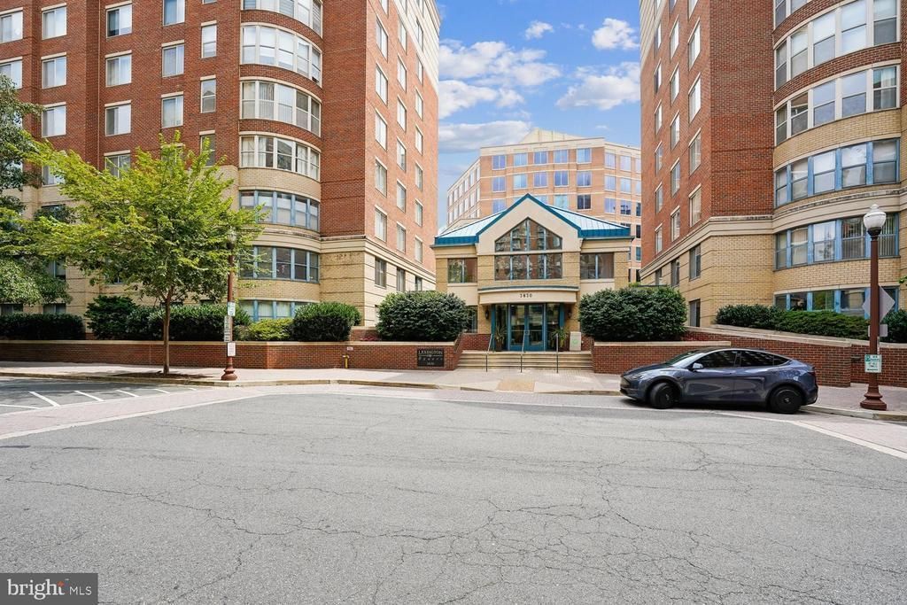 3830 9th Street N, Unit 606W, Arlington, VA 22203 Main Photo