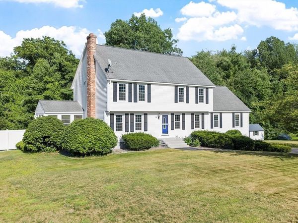 19 Villanova Dr, Westford, MA 01886