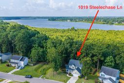 1019 Steelechase Lane photo 4