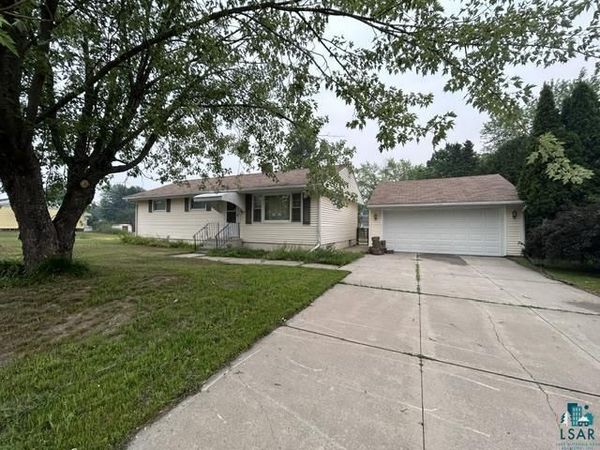 704 Maple Dr, Aurora, MN 55705