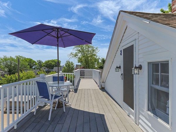 15 Cottage St, Unit 8, Provincetown, MA 02657