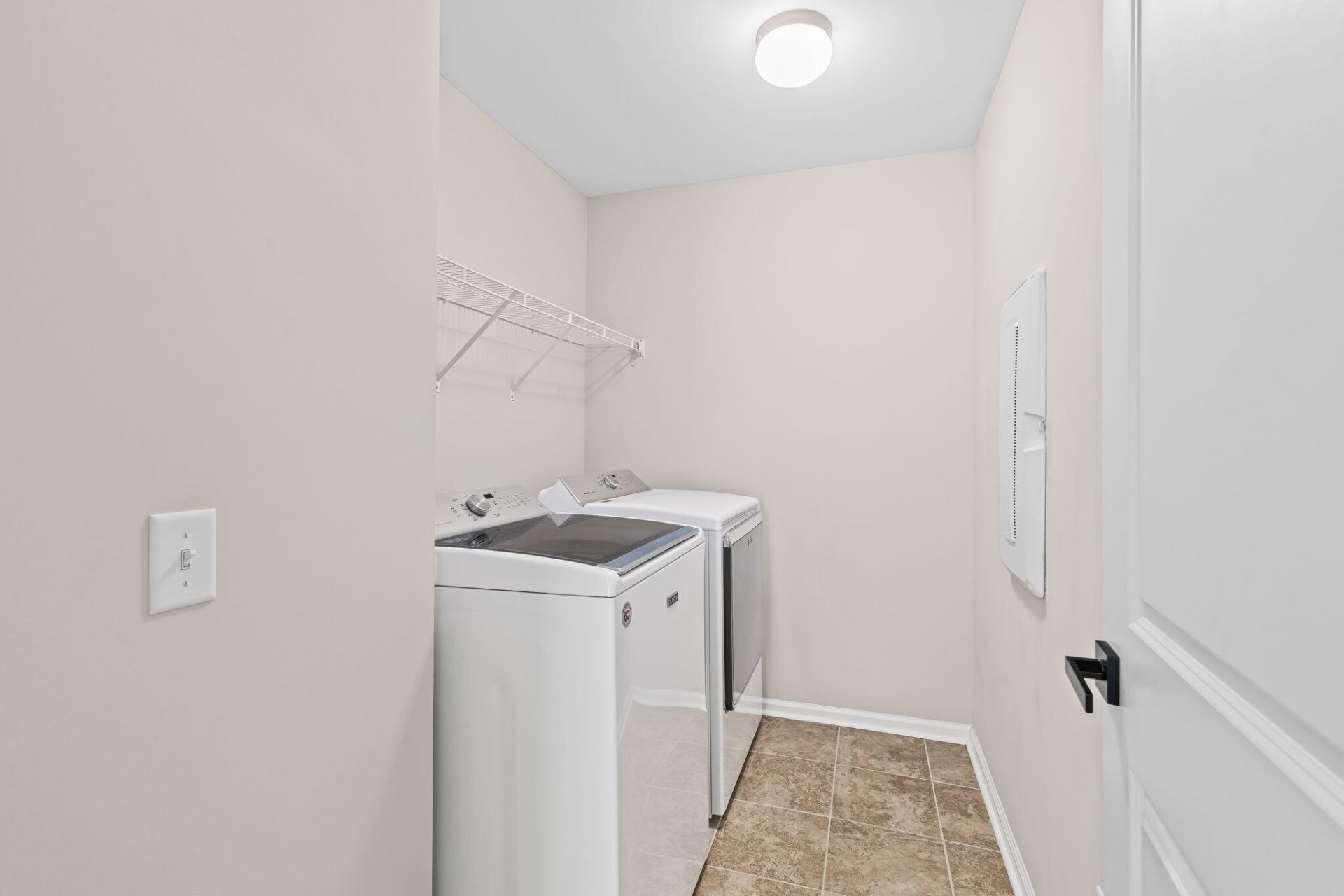2073 Kemmerlin Street Photo 38