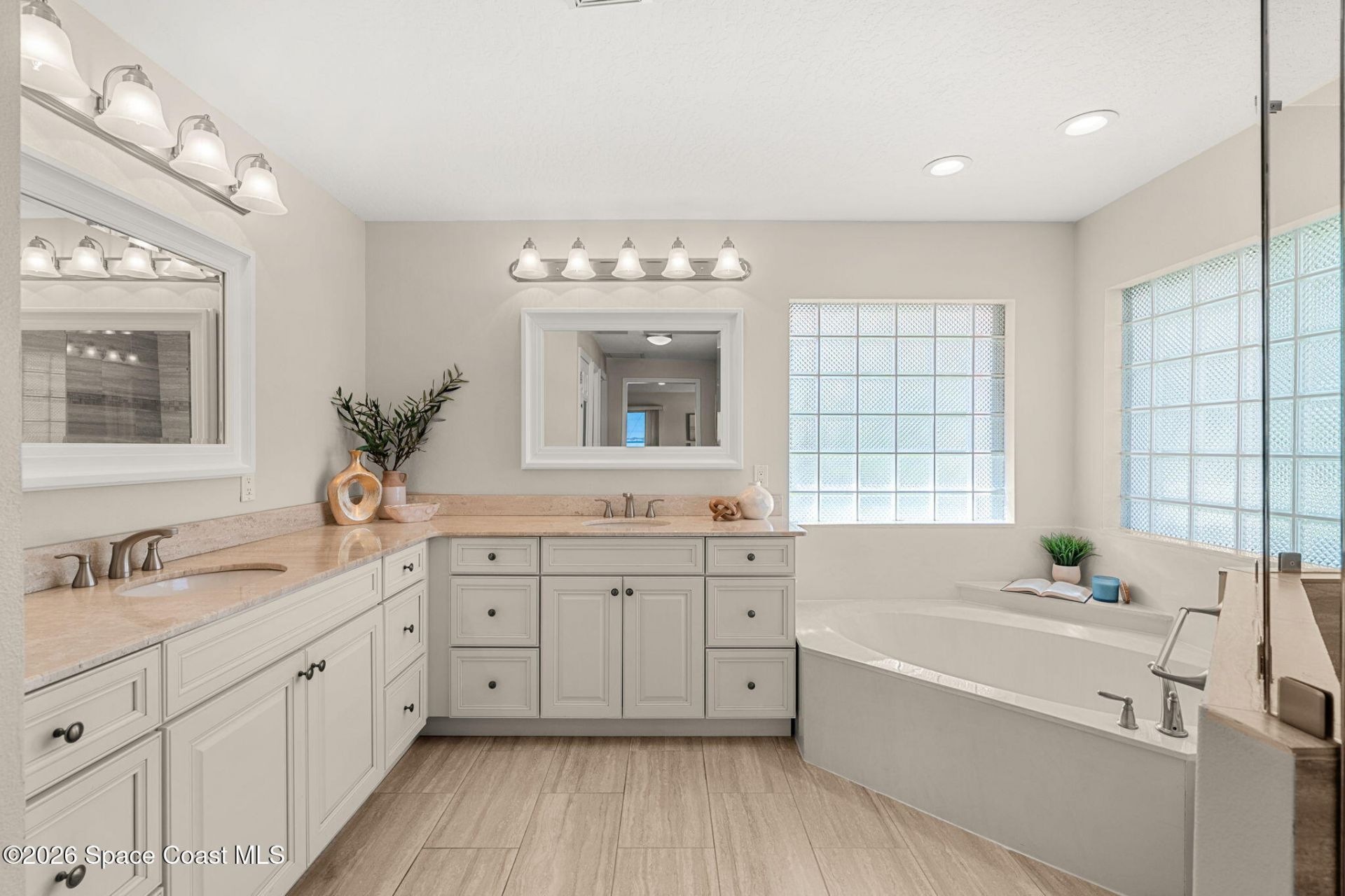 327 Island Drive , Melbourne Beach, FL 32951 Photo