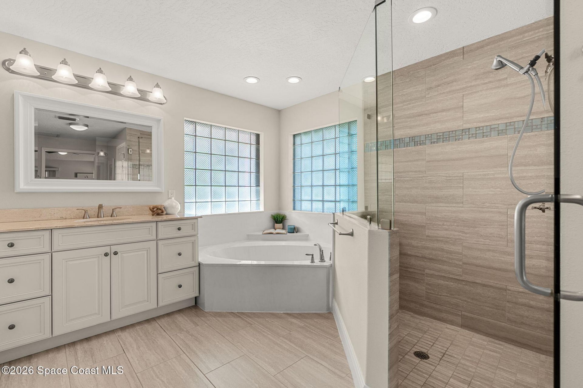 327 Island Drive , Melbourne Beach, FL 32951 Photo