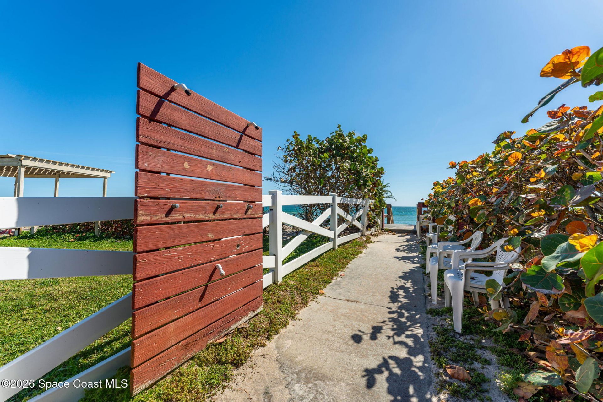 327 Island Drive , Melbourne Beach, FL 32951 Photo