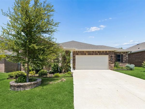 409 Stone Creek Boulevard , Glenn Heights, TX 75154