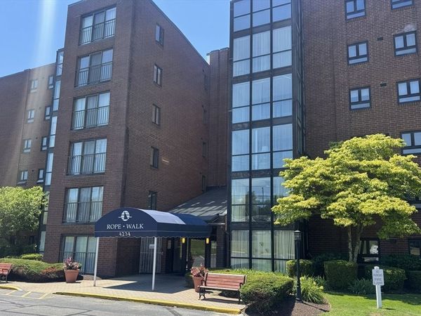 4234 N Main St, Unit 5A5, Fall River, MA 02720