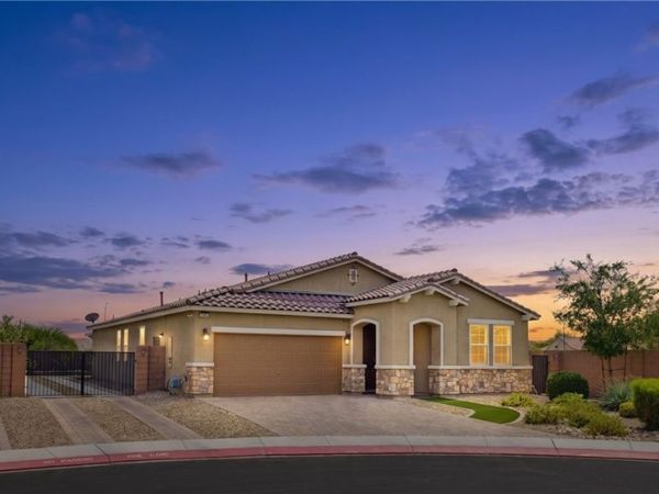 4831 Shady Chestnut Court , Las Vegas, NV 89131