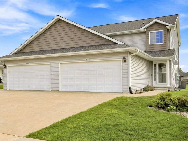 954 Acacia Drive NE, Cedar Rapids, IA 52402