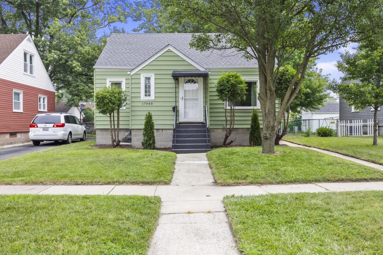 17949 Escanaba Avenue , Lansing, IL 60438