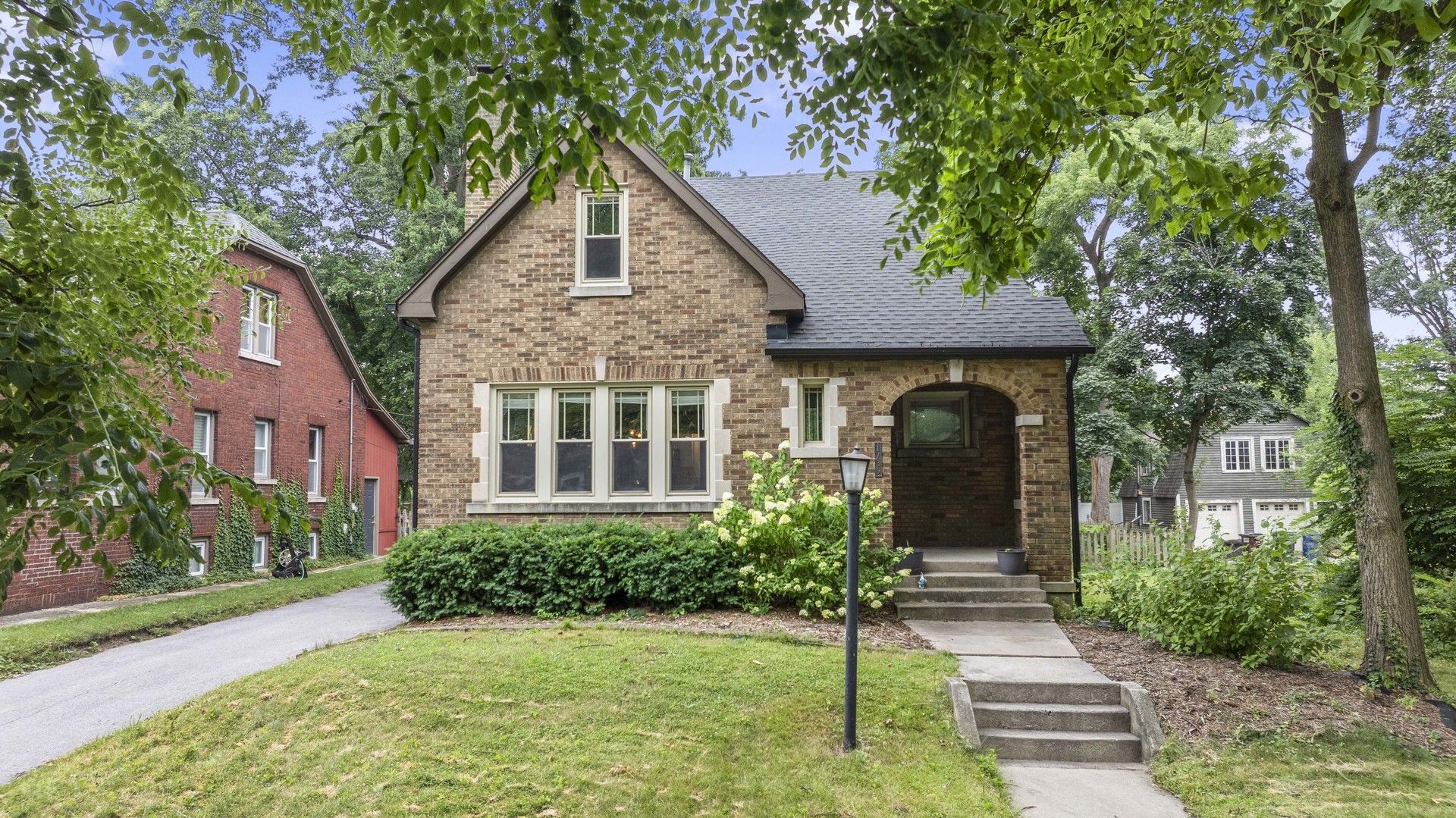 1739 Cedar Road , Homewood, IL 60430