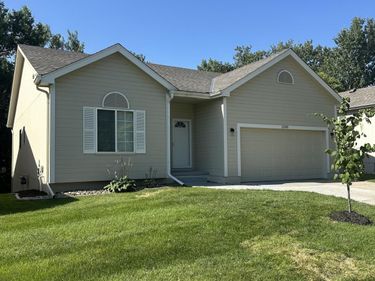 15305 Saratoga Street, Omaha, NE 68116