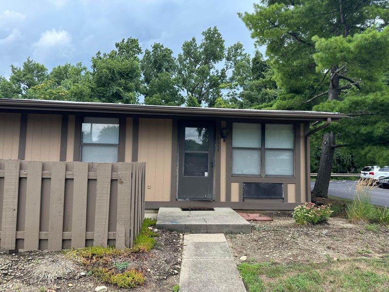 5842 Leafapple Lane , Columbus, OH 43232 Photo 2