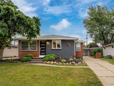 21 Caroline Ln , Depew, NY 14043