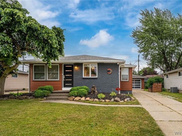 21 Caroline Ln , Depew, NY 14043