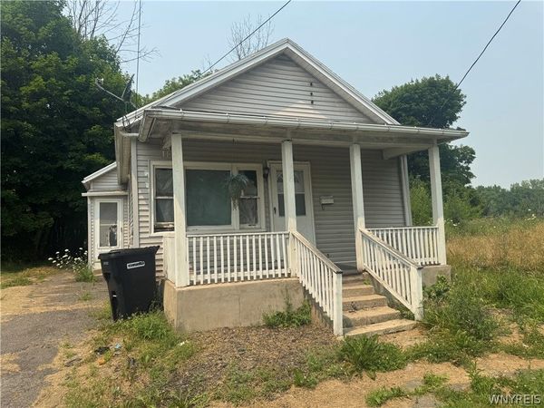 2814 10th Street , Niagara Falls, NY 14305
