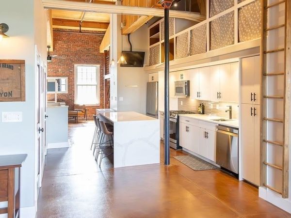 130 John St, Unit 212, Lowell, MA 01852