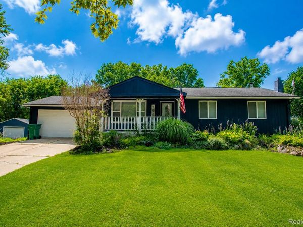 12320 N Holly Road, Holly Township, Mi 48442