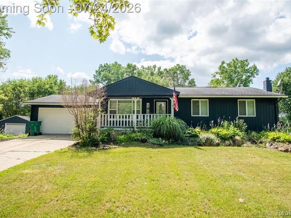 12320 N Holly Road, Holly Twp, MI 48442