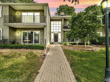 1113 N Old Woodward Avenue , Birmingham, MI 48009
