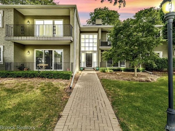 1113 N Old Woodward Avenue, Birmingham, MI 48009