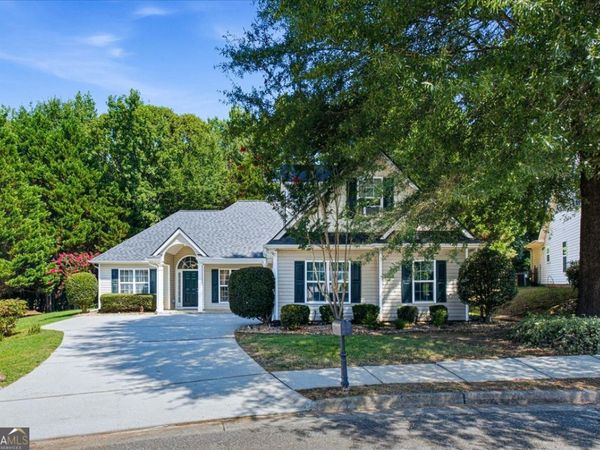 100 Avondale Circle, Newnan, GA 30265