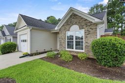 137 Springhaven Drive  photo 4