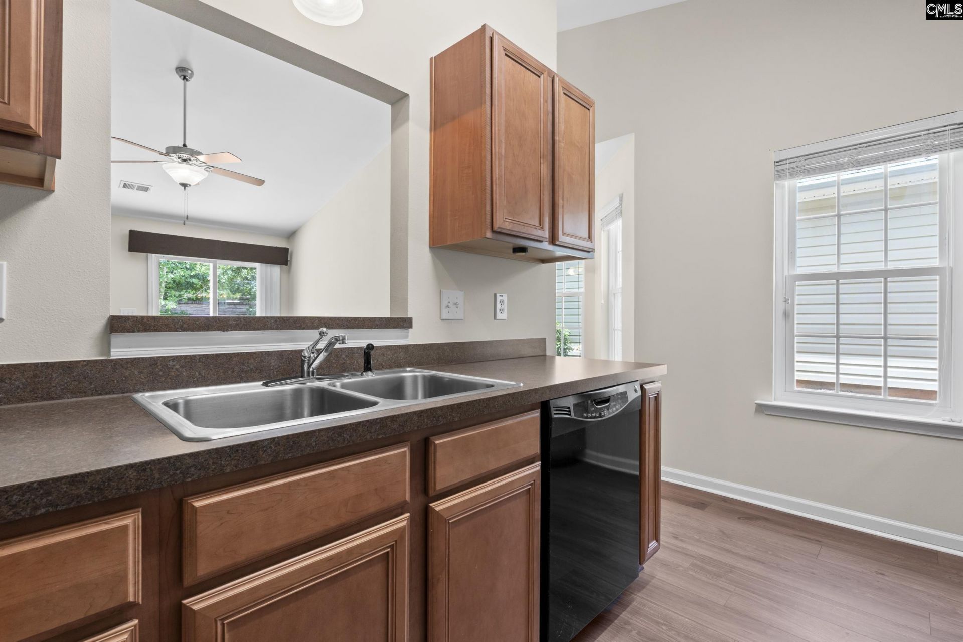 137 Springhaven Drive  Photo 6