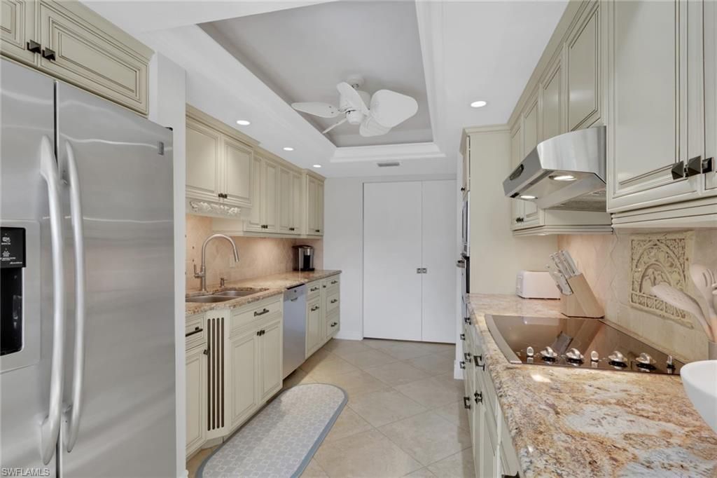 5964 Pelican Bay Blvd, Unit 415, Naples, FL 34108 Photo