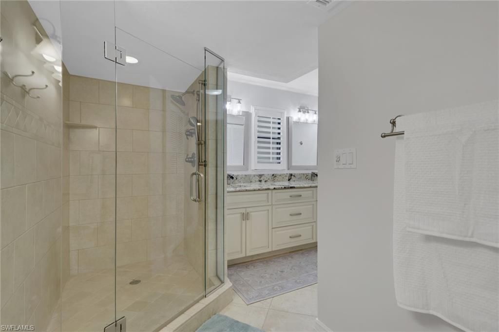 5964 Pelican Bay Blvd, Unit 415, Naples, FL 34108 Photo