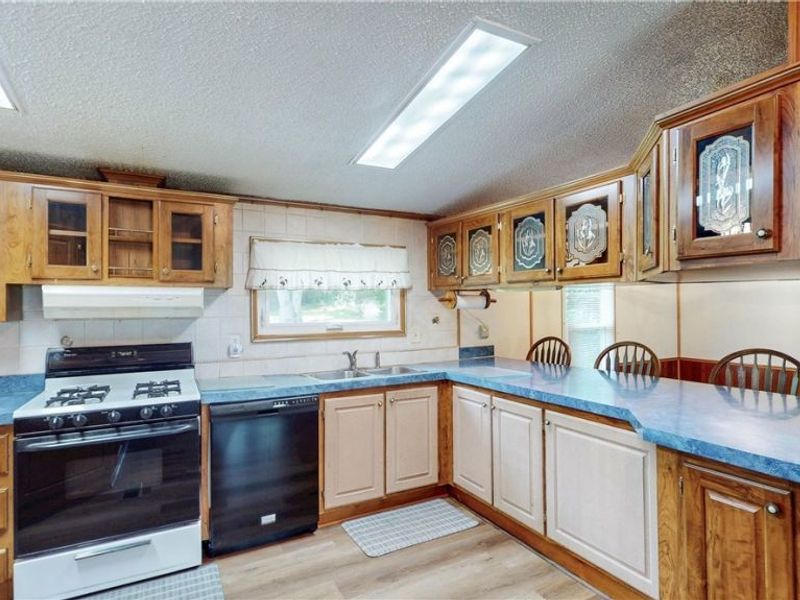 1125 S Johnson Road, Sebring, OH 44672 Photo 6
