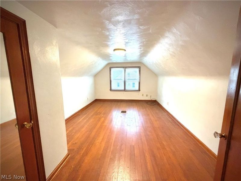 1049 Mckinley Street NE, Warren, OH 44483 Photo 11