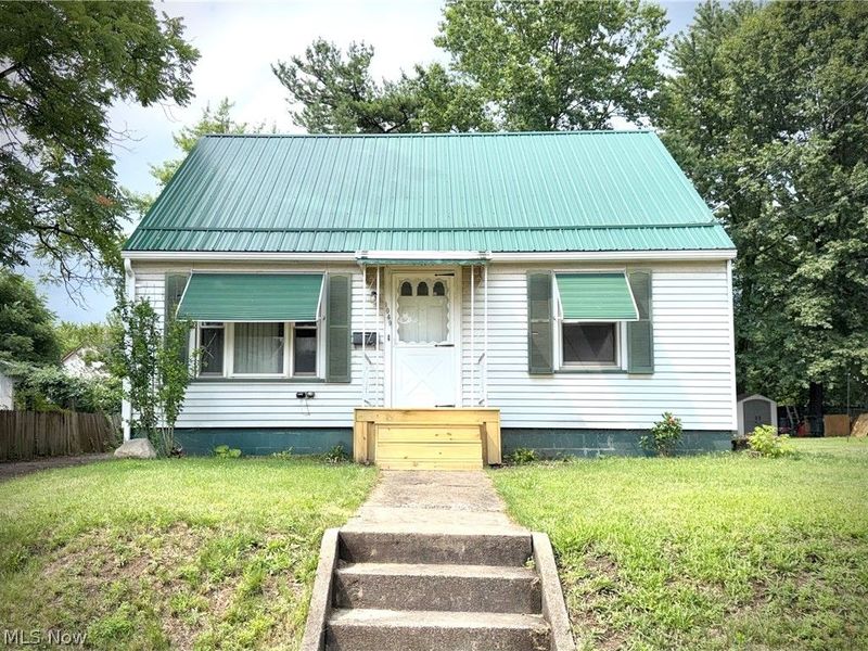 1049 Mckinley Street NE, Warren, OH 44483 Photo 2