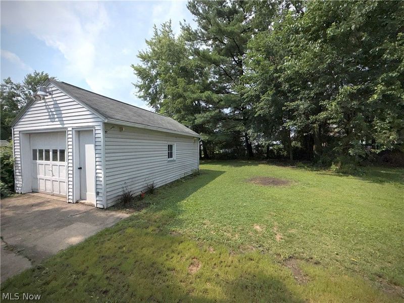 1049 Mckinley Street NE, Warren, OH 44483 Photo 4