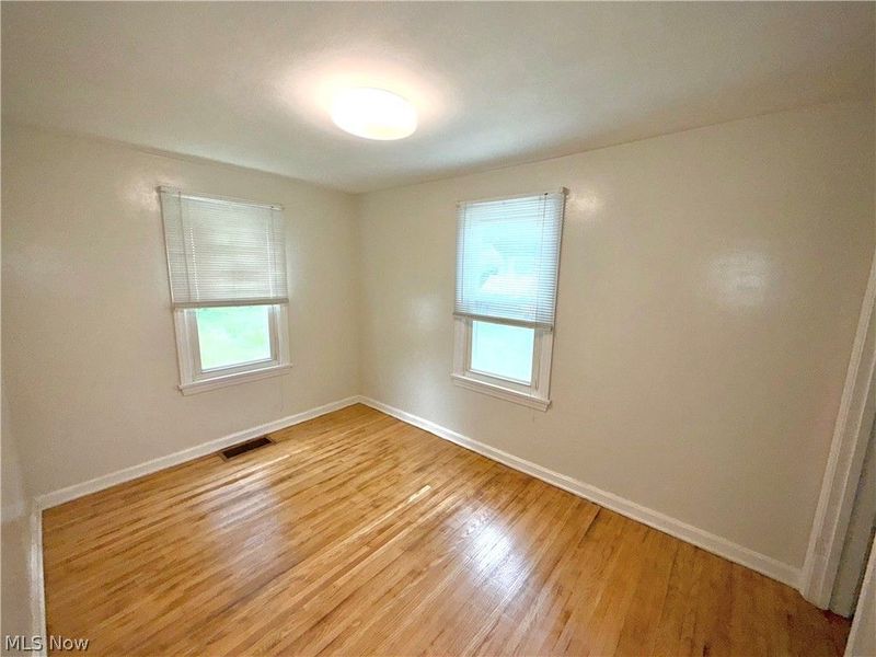 1049 Mckinley Street NE, Warren, OH 44483 Photo 8