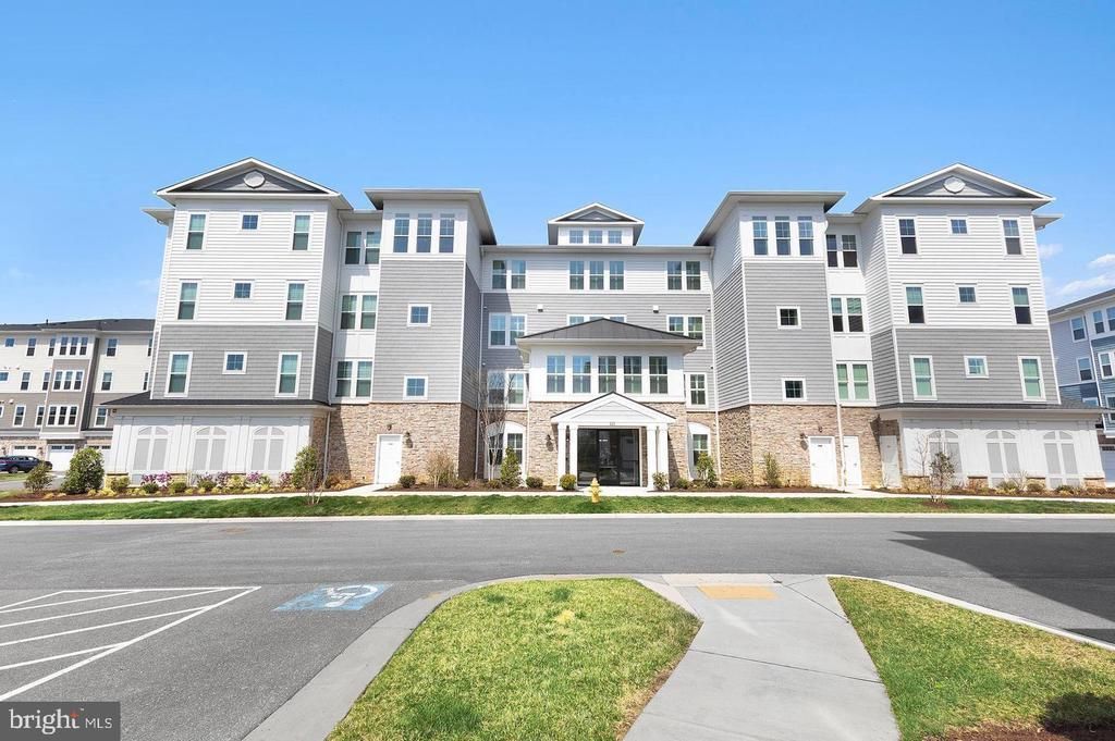 111 MARSHGRASS WAY, CHESTER, MD 21619
