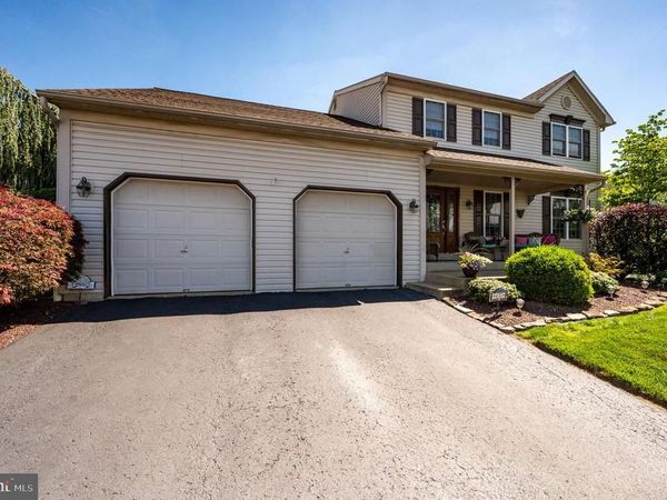 431 E AUGUSTA DRIVE, SINKING SPRING, PA 19608