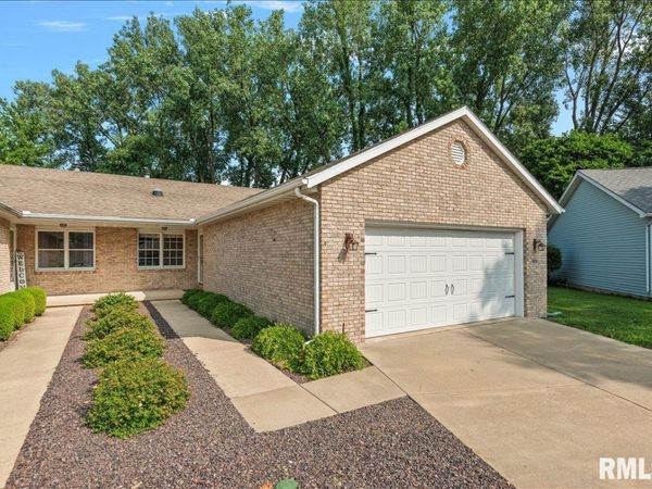 5201 Deerwood Lake, Springfield, IL 62703