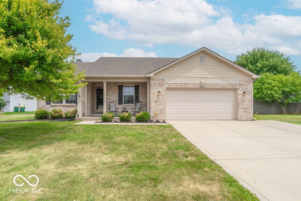 274 Pineview Drive, Mooresville, IN 46158 Main Photo