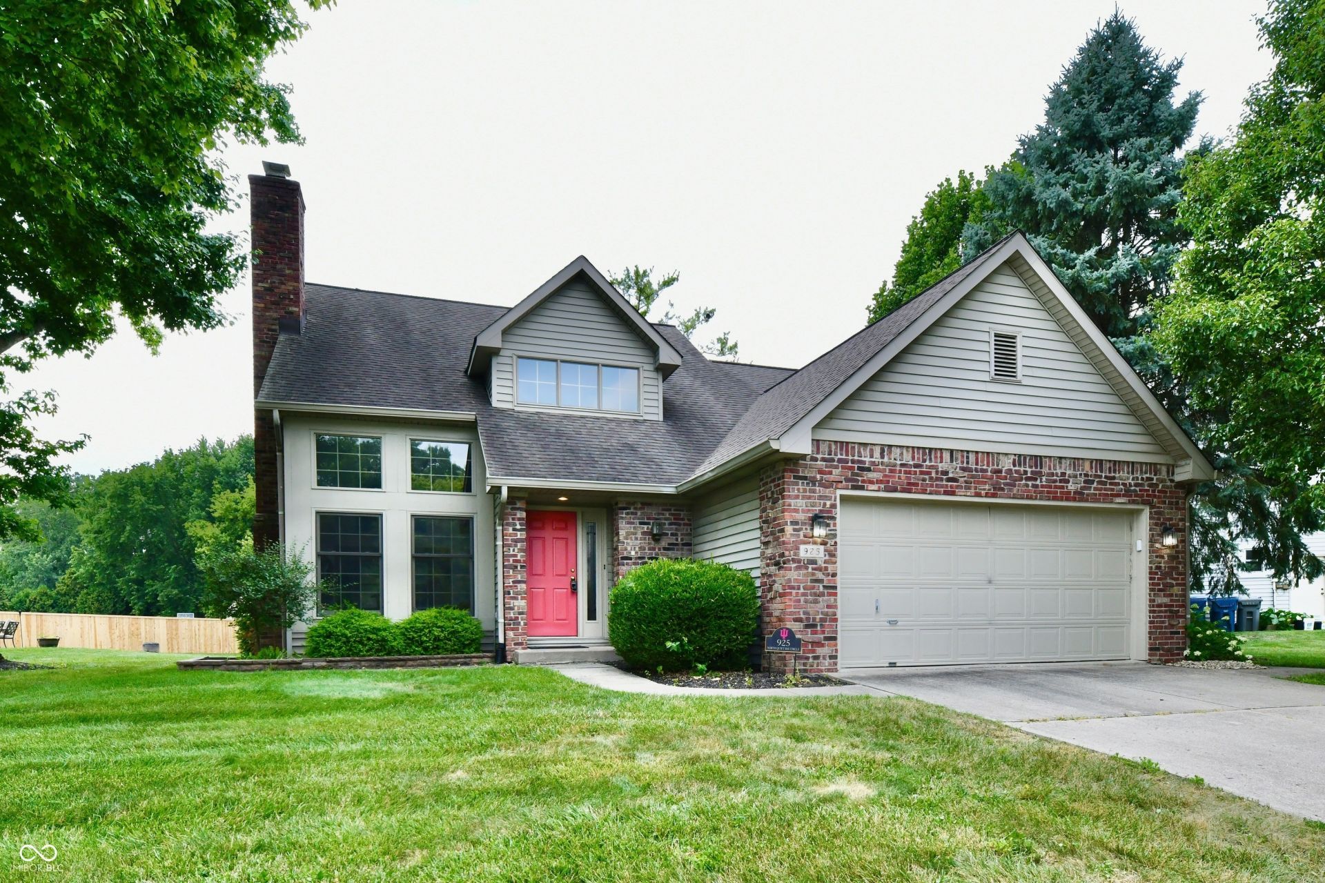 925 N Quiet Bay Circle N, Cicero, IN 46034 Main Photo