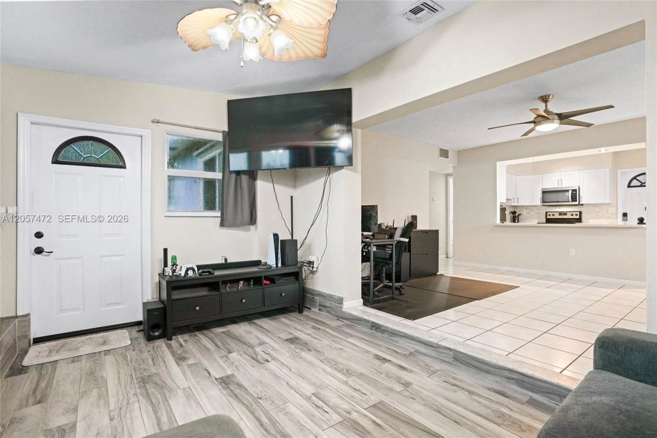 44 NW 19th St , Unit 1, Homestead, FL 33030 Photo