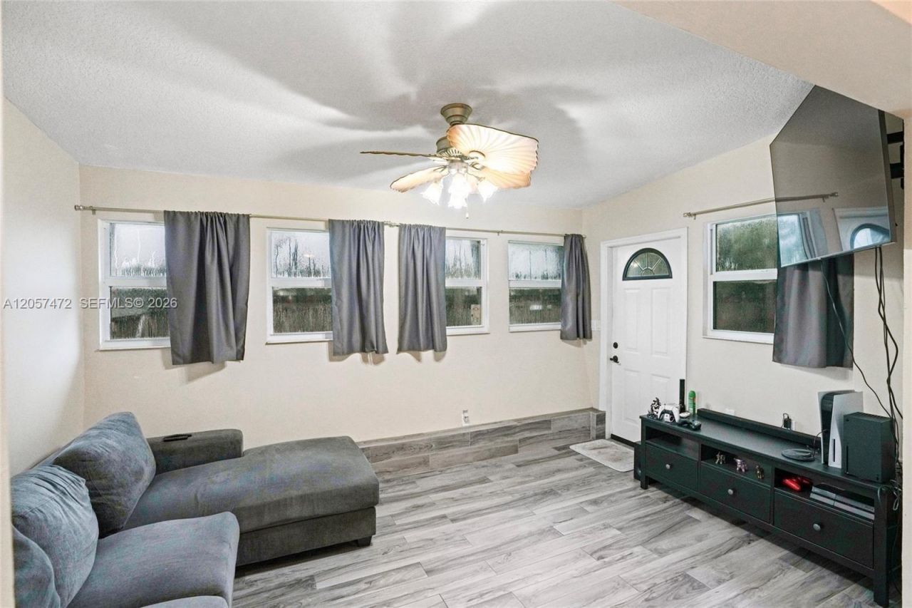 44 NW 19th St , Unit 1, Homestead, FL 33030 Photo