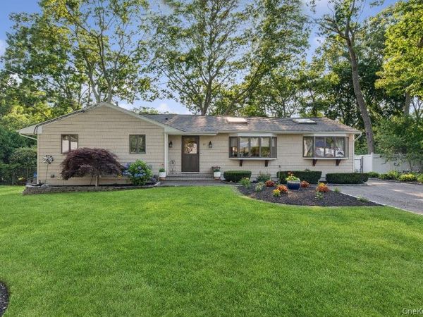 61 Timber Drive, Calverton, NY 11933