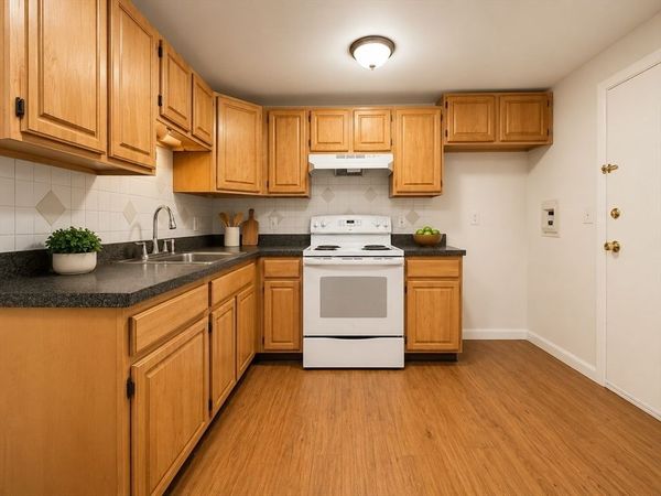 69 W Elm Ter, Unit 1, Brockton, MA 02301
