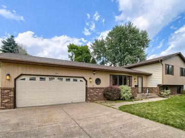 383 Belmont Lane E, Maplewood, MN 55117