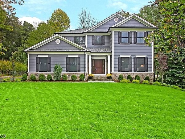 184 Hickory Tavern Rd, Long Hill, NJ 07933